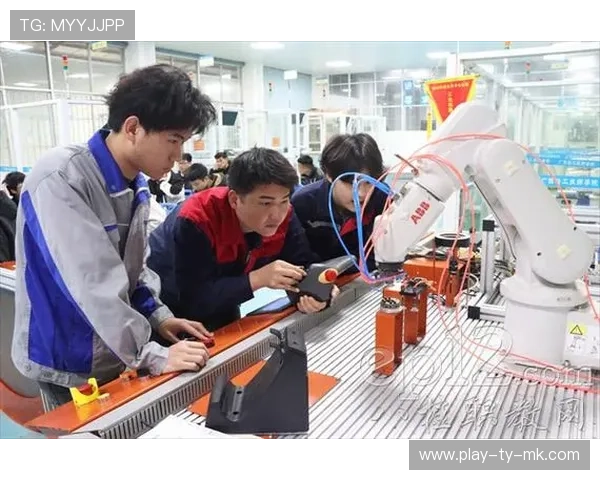 边裁设备故障，比赛中断五分钟更换设备